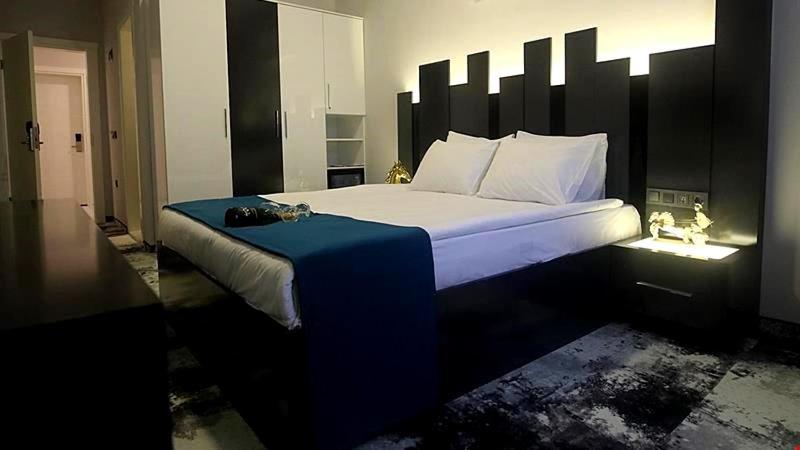Plaza Hotel إزمير المظهر الخارجي الصورة